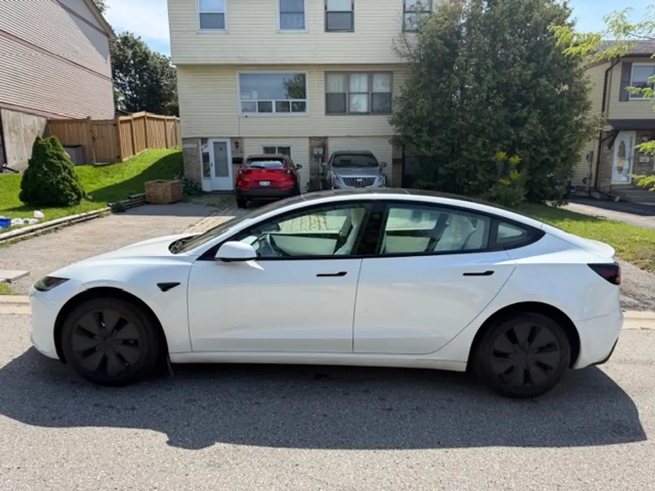 Tesla Model 3 - Image 2
