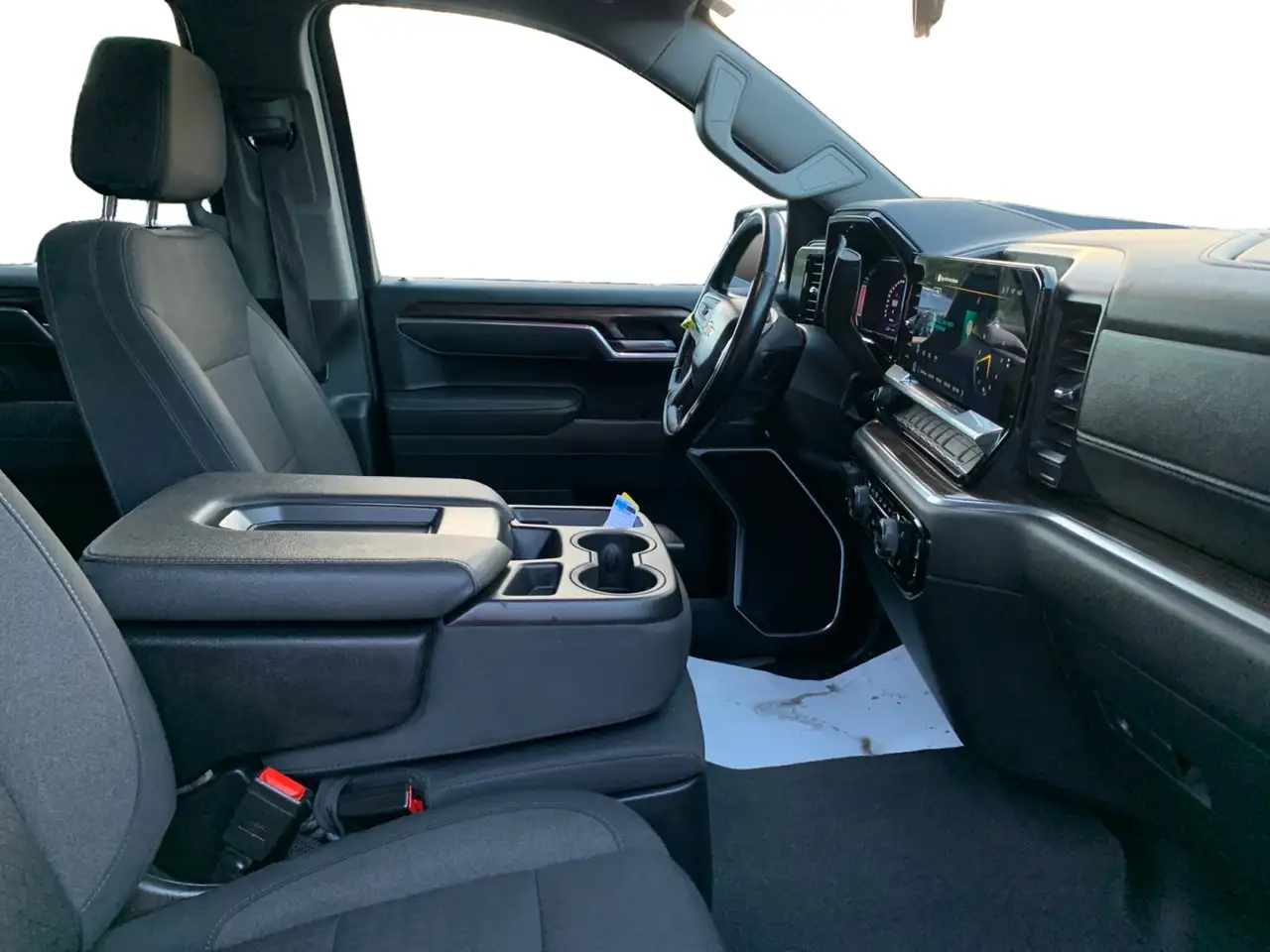 Chevrolet Silverado 1500 - Image 15