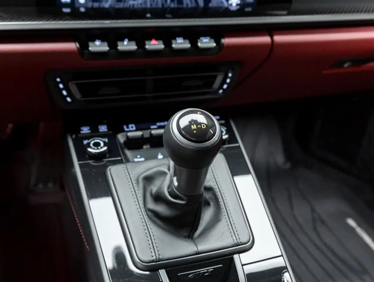 Porsche 911 - Image 44