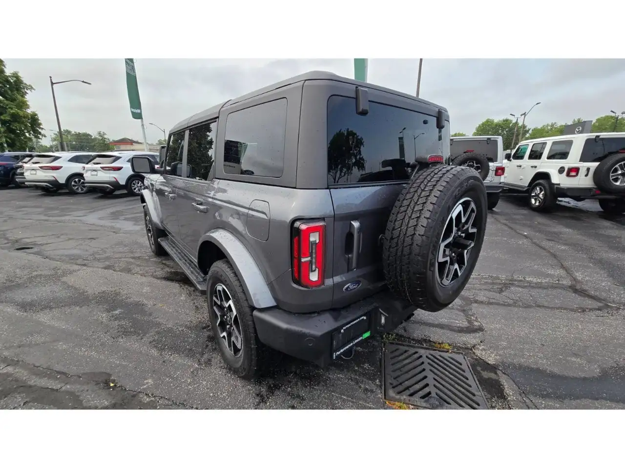 Ford Bronco - Image 3