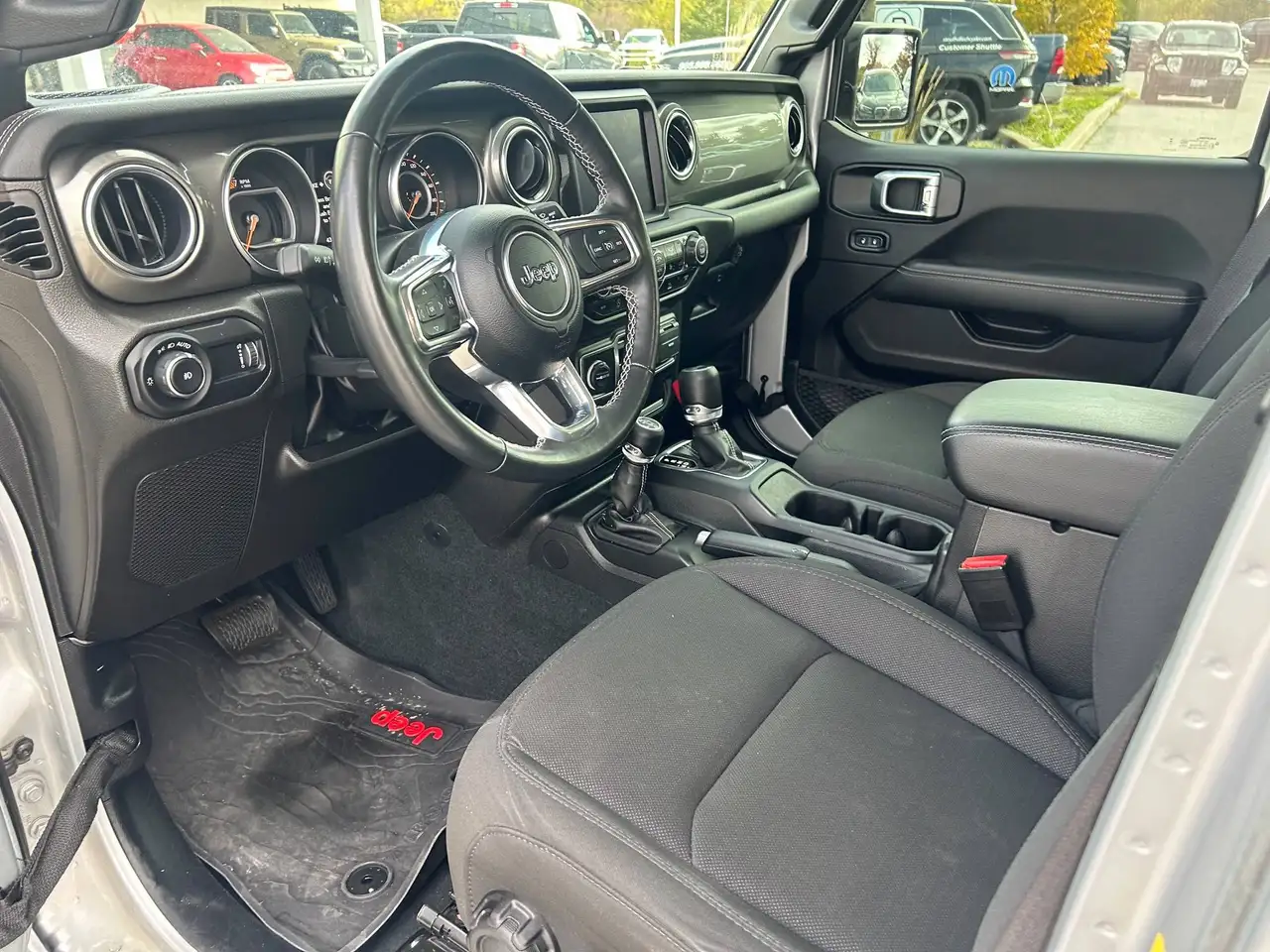 Jeep Wrangler - Image 10