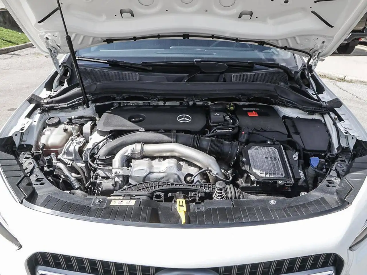Mercedes-Benz GLA - Image 11