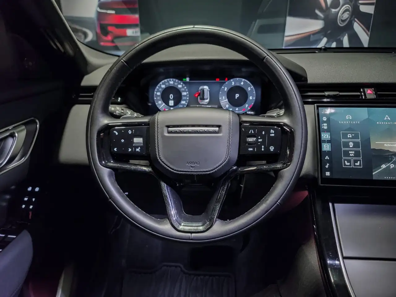 Land Rover Range Rover Velar - Image 12