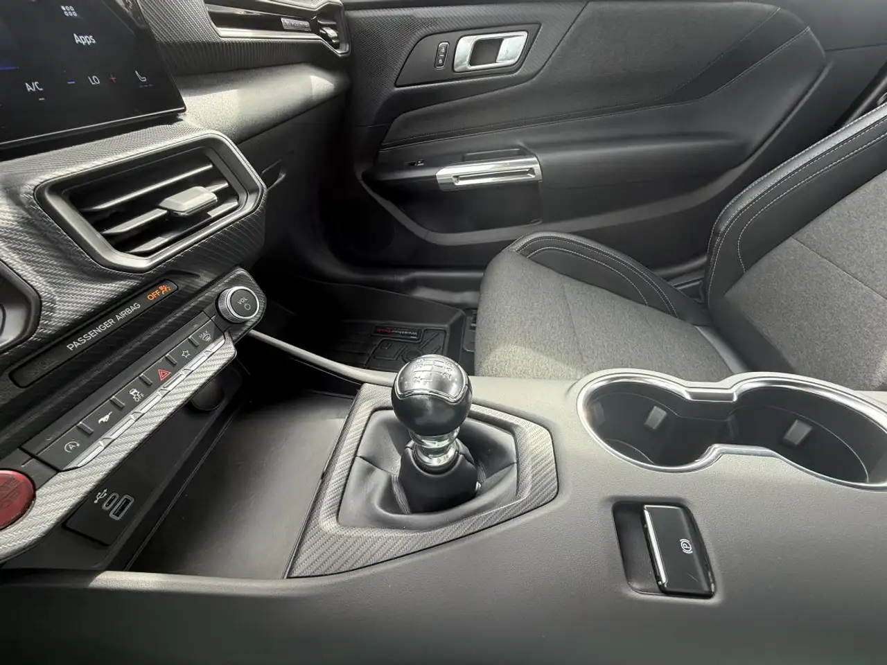 Ford Mustang - Image 15