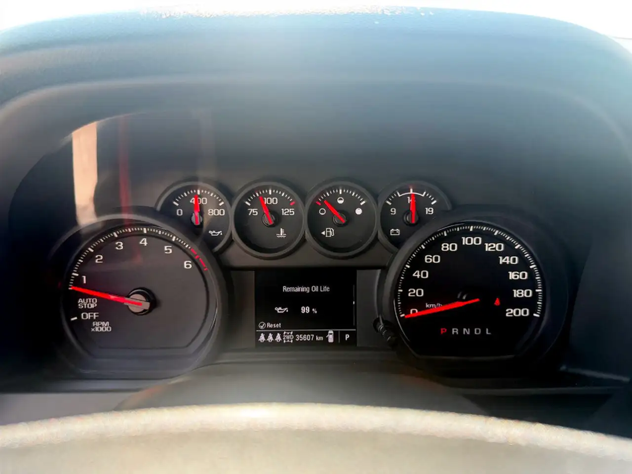 Chevrolet Silverado - Image 11