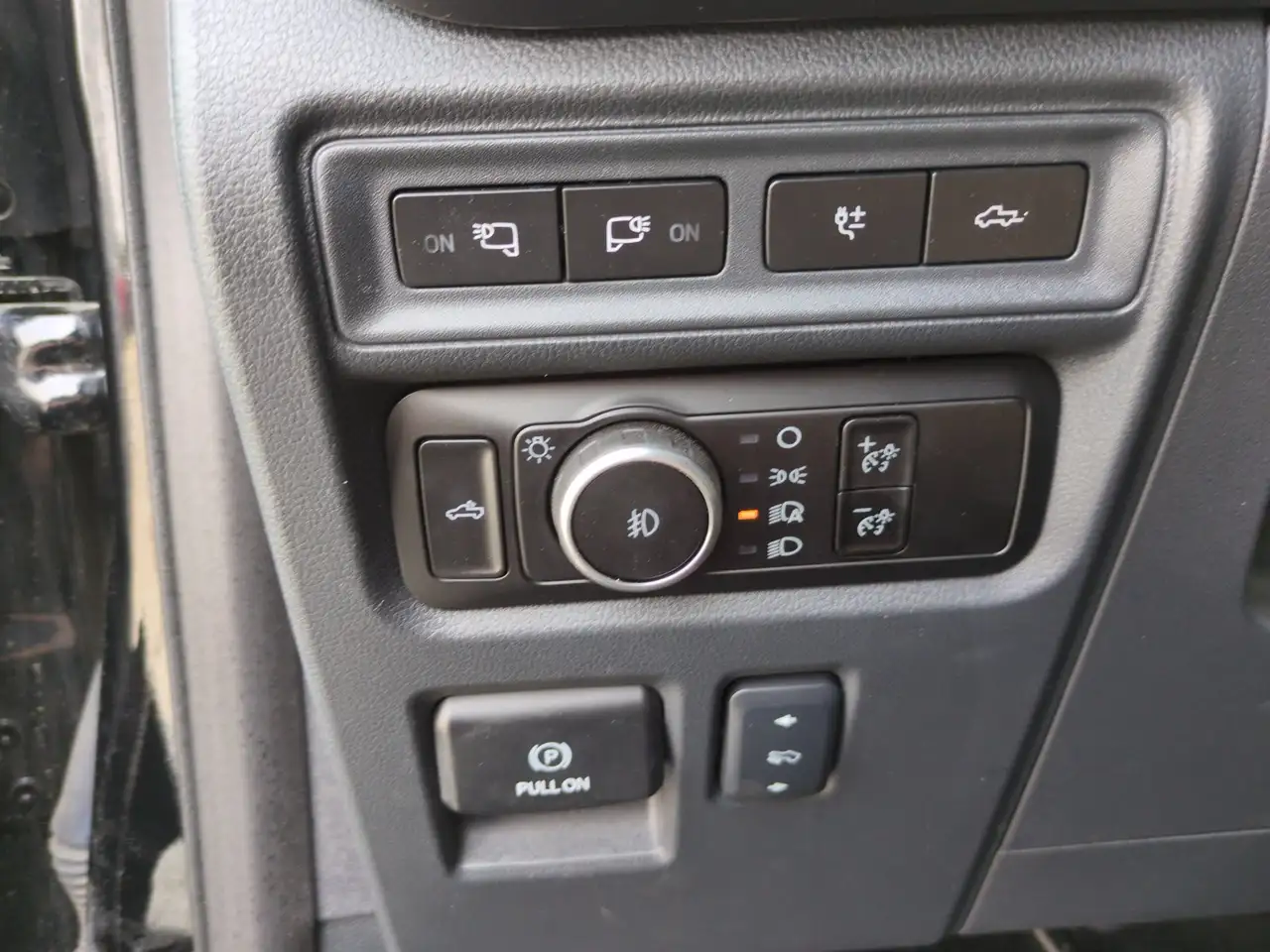 Ford F-150 - Image 16