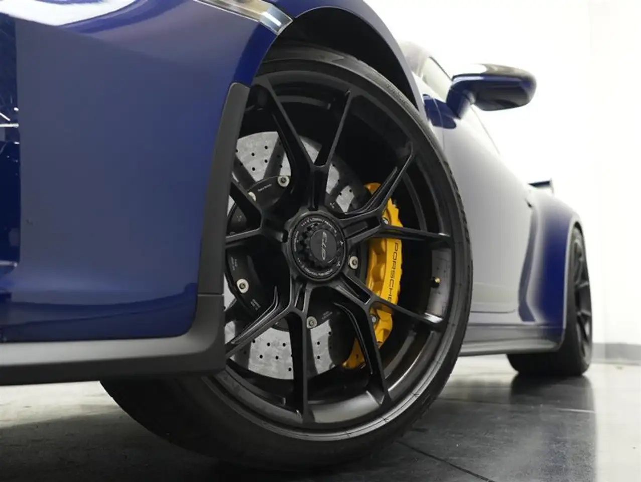 Porsche 911 - Image 5