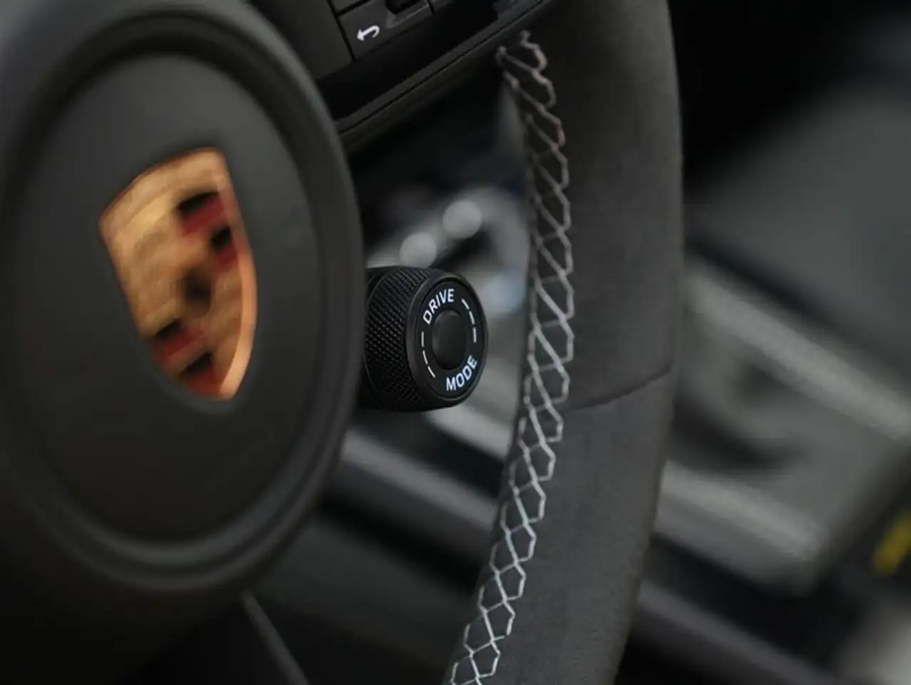 Porsche 911 - Image 24