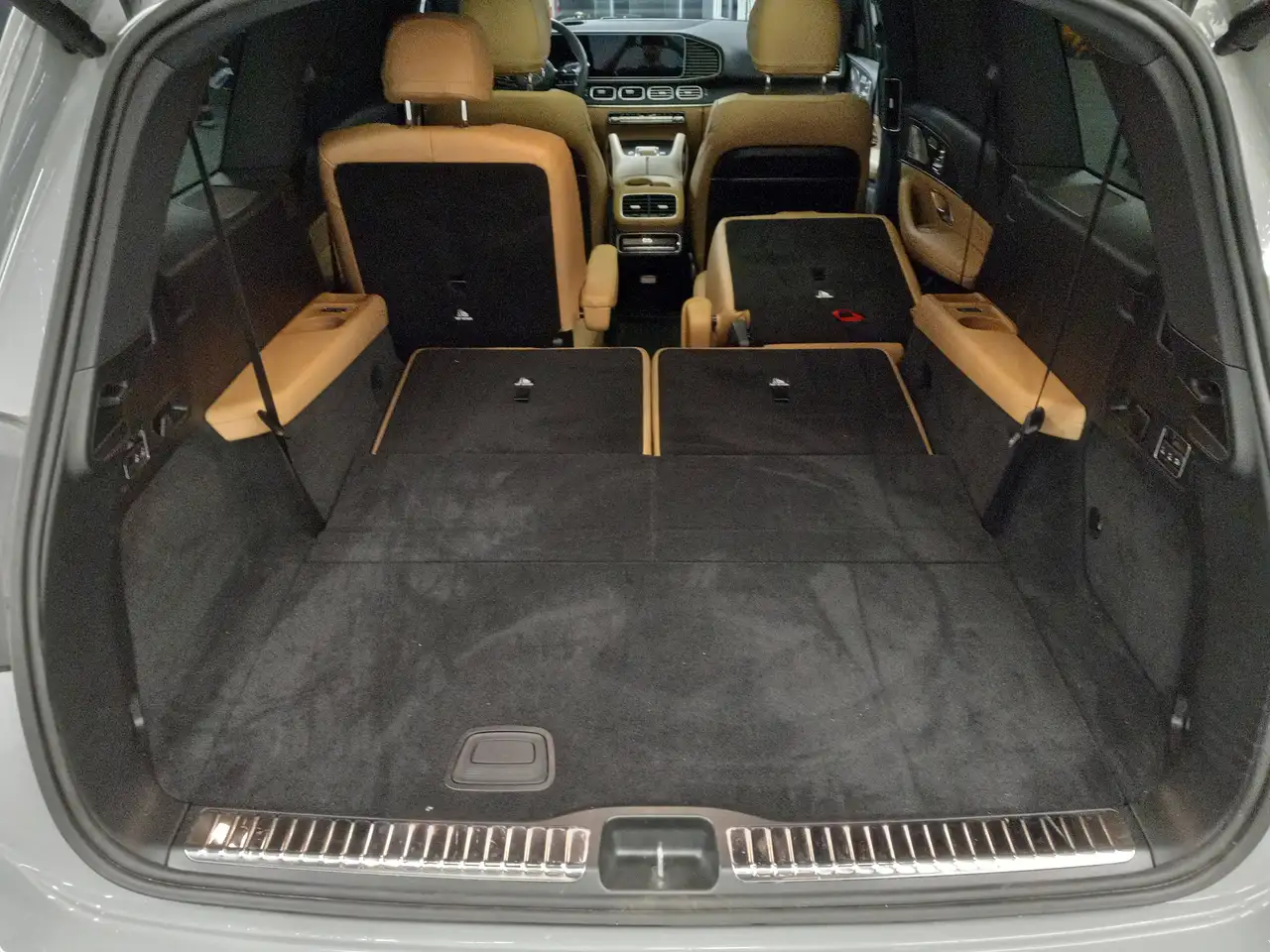 Mercedes-Benz GLS - Image 15