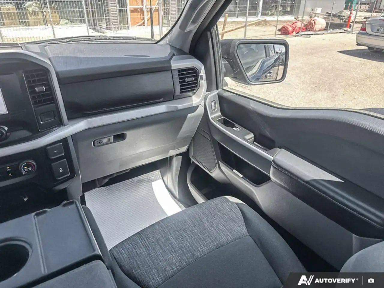 Ford F-150 - Image 20