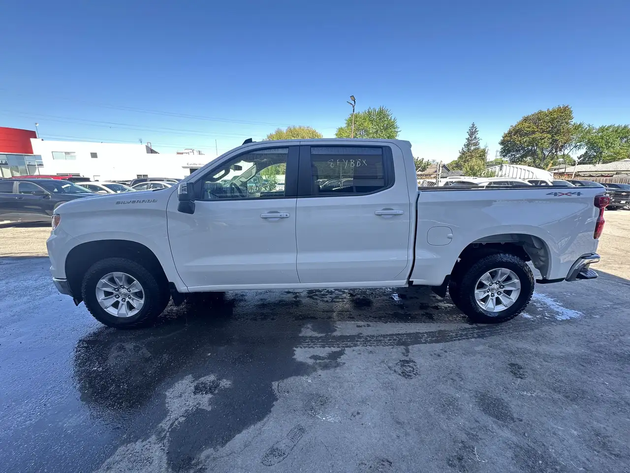 Chevrolet Silverado 1500 - Image 2