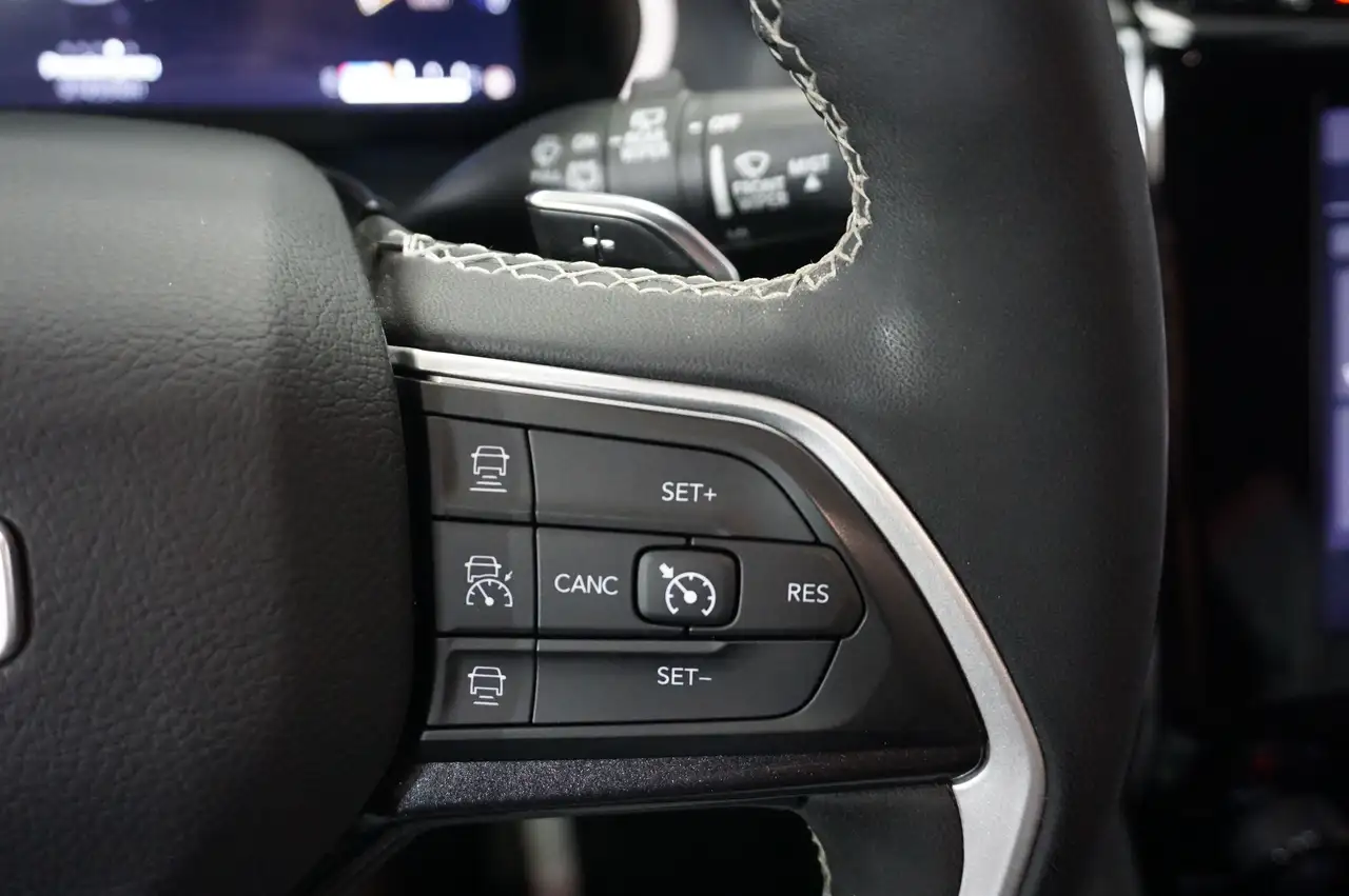 Jeep Grand Cherokee - Image 30