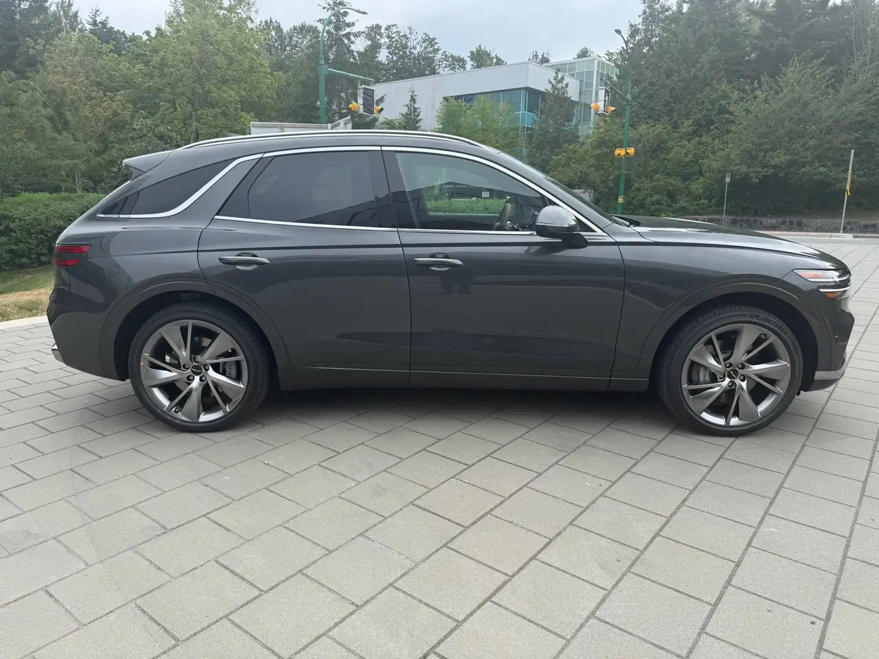 Genesis GV70 - Image 4