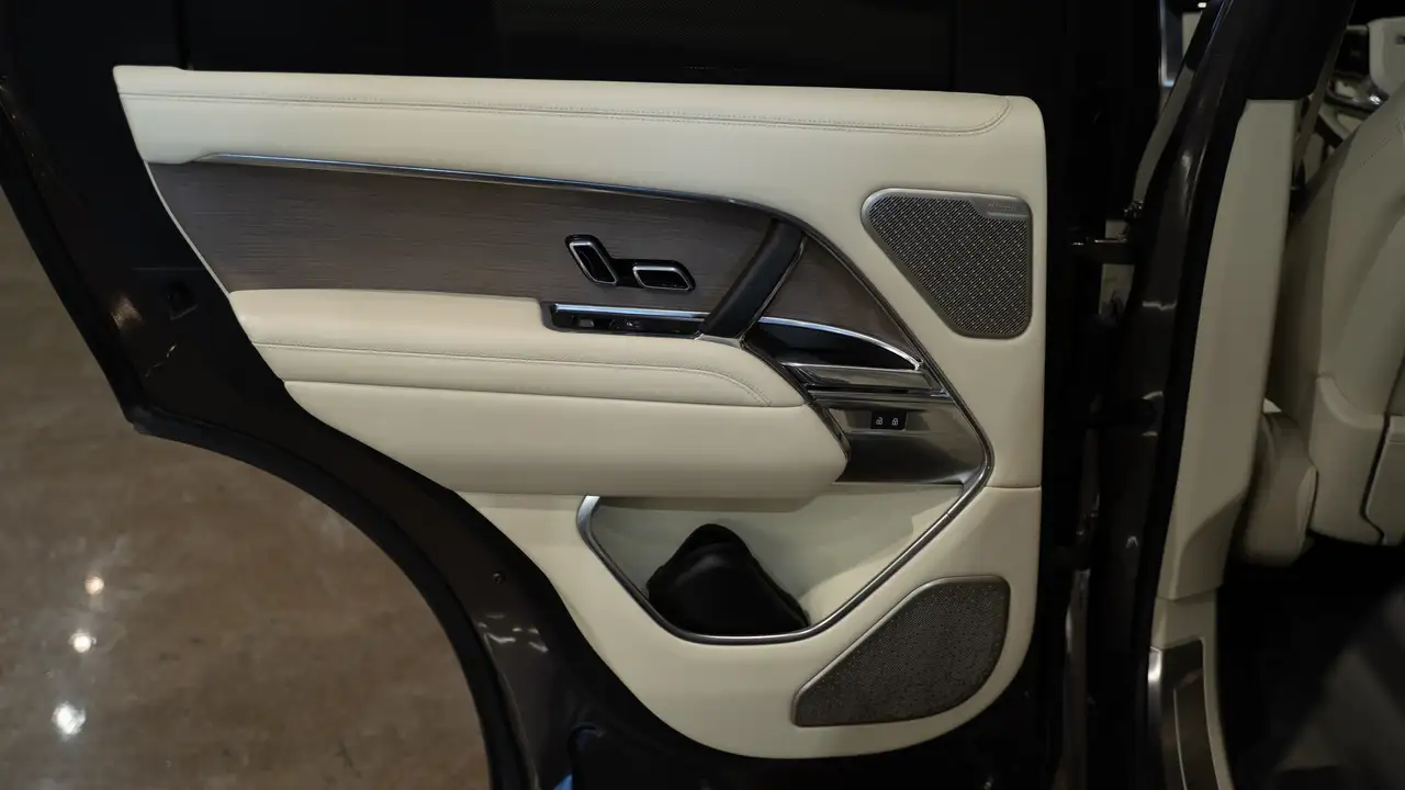 Land Rover Range Rover - Image 15
