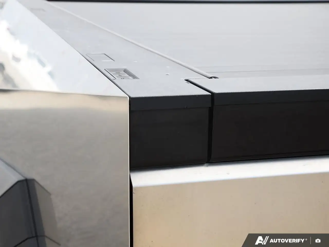 Tesla Cybertruck - Image 15