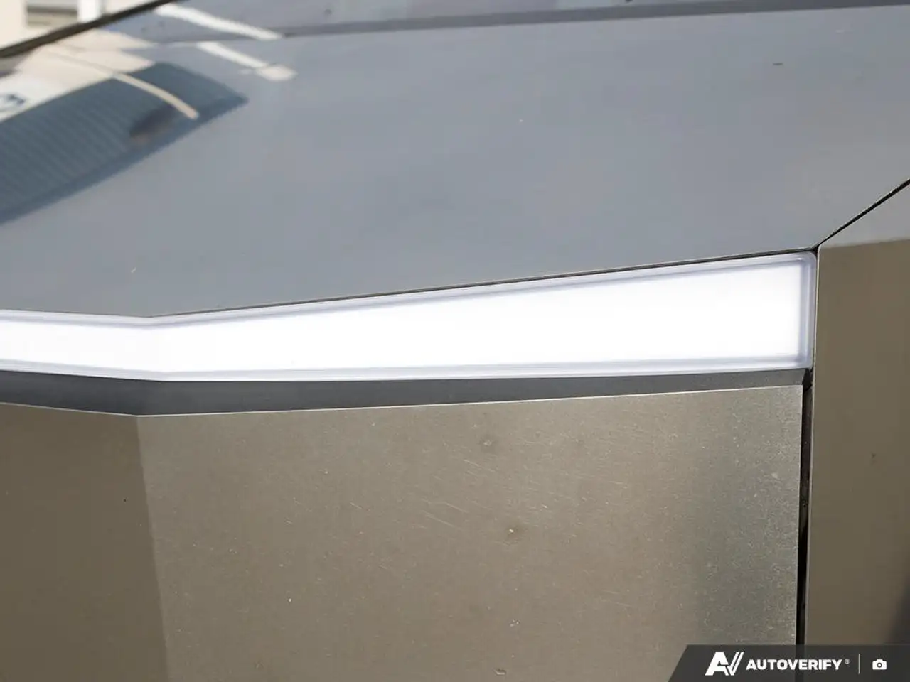 Tesla Cybertruck - Image 13