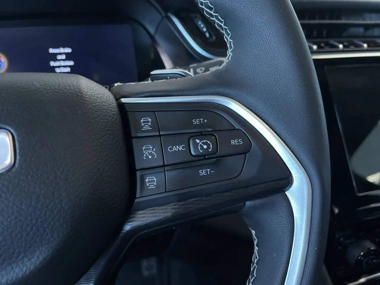 Jeep Grand Cherokee - Image 19