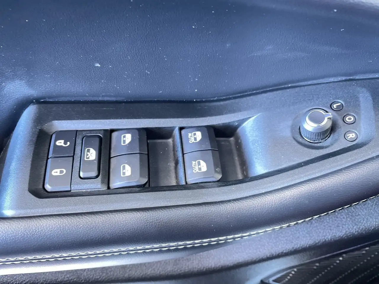 Jeep Grand Cherokee - Image 13