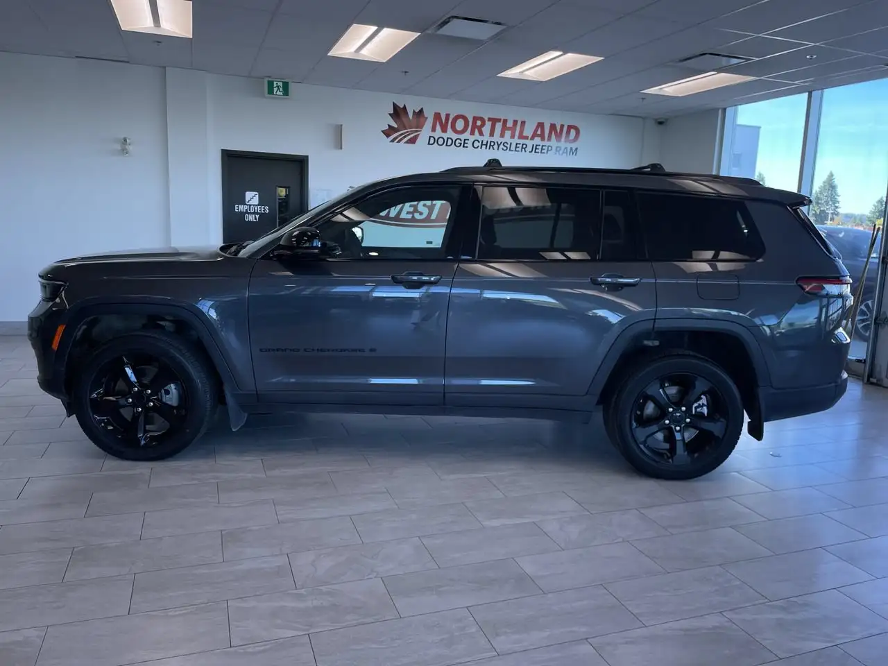 Jeep Grand Cherokee - Image 2