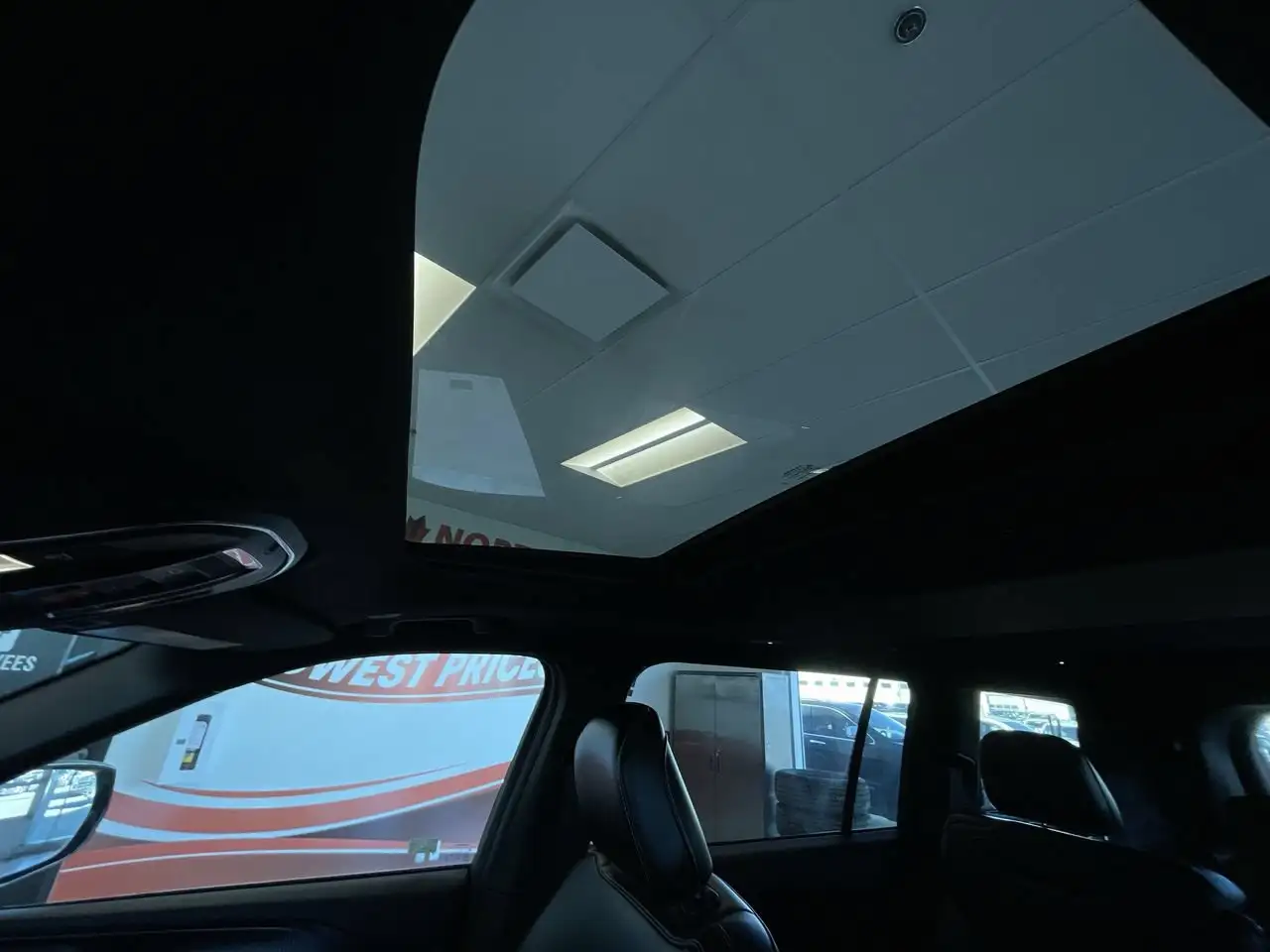 Jeep Grand Cherokee - Image 33