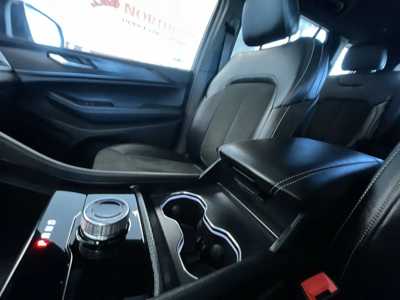 Jeep Grand Cherokee - Image 32