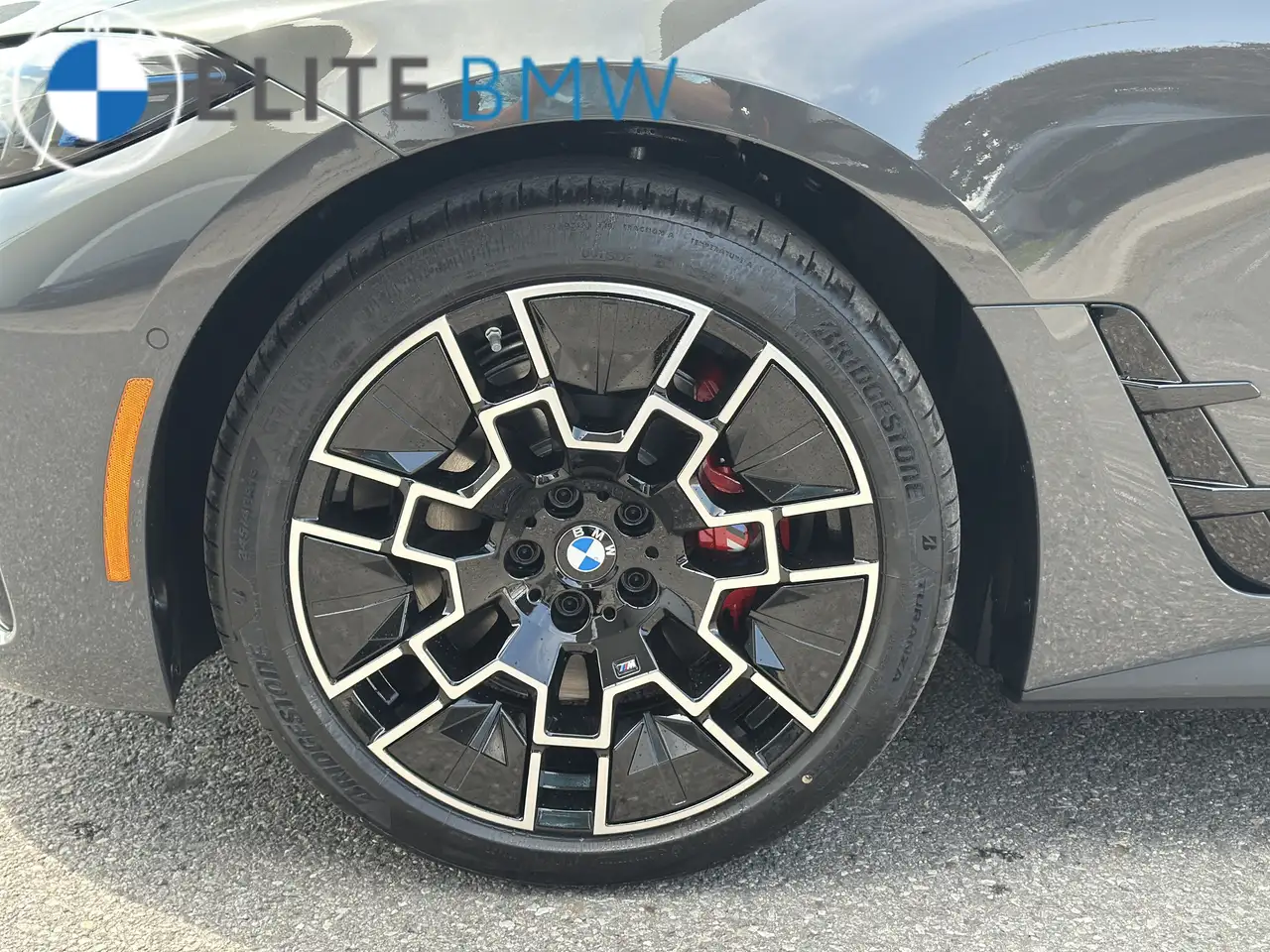 BMW i4 - Image 8