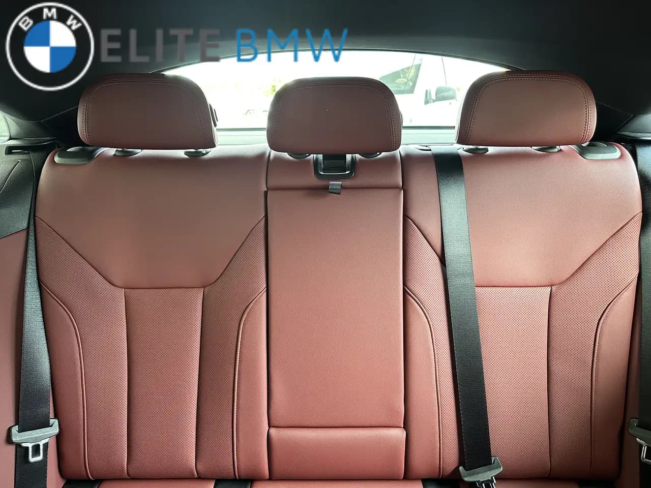 BMW i4 - Image 19