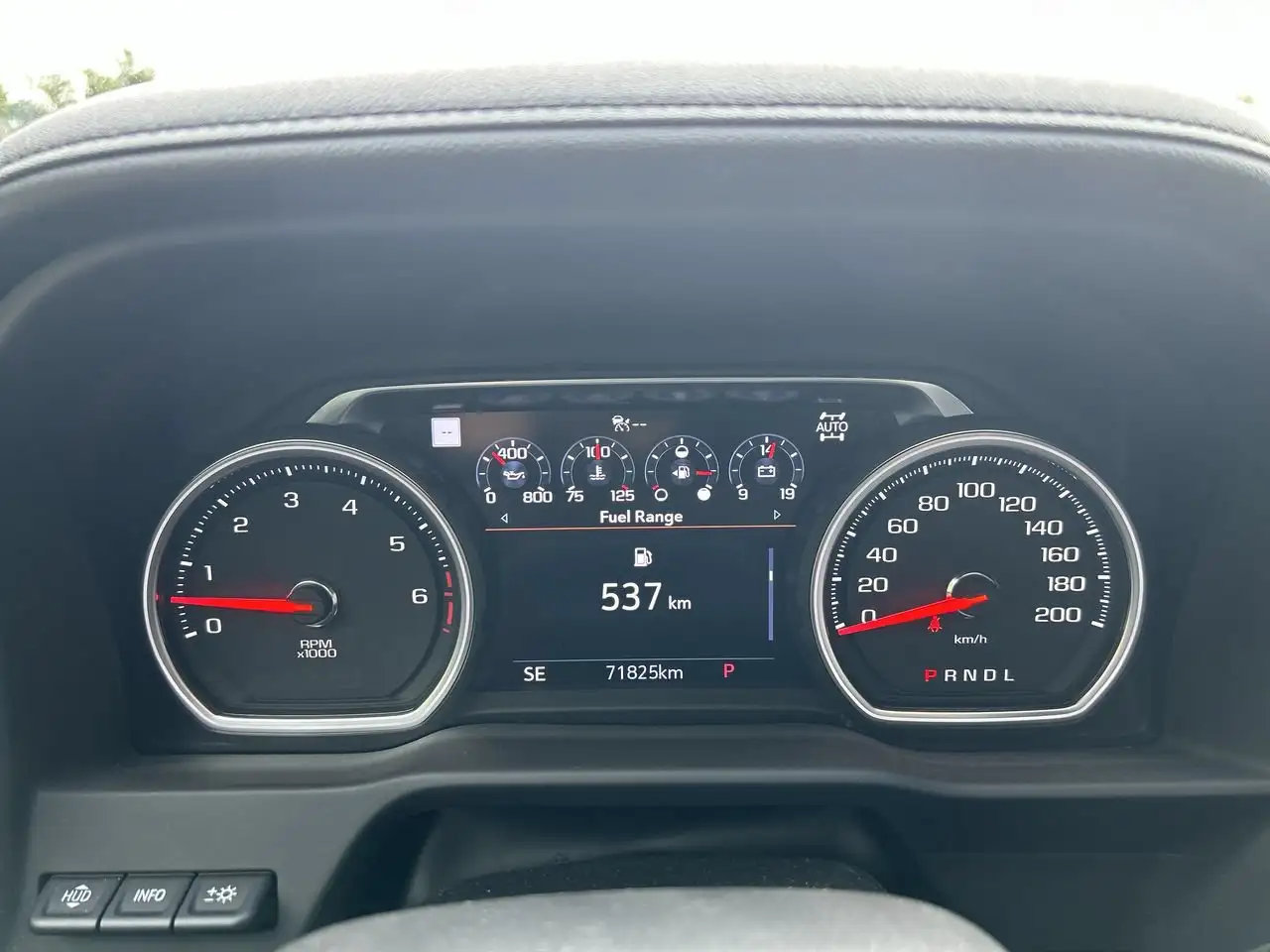 Chevrolet Silverado 1500 - Image 21