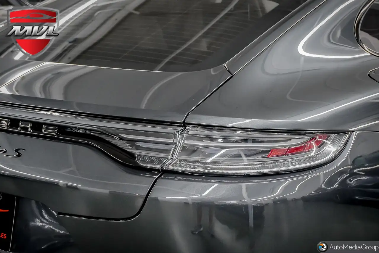 Porsche Panamera - Image 7