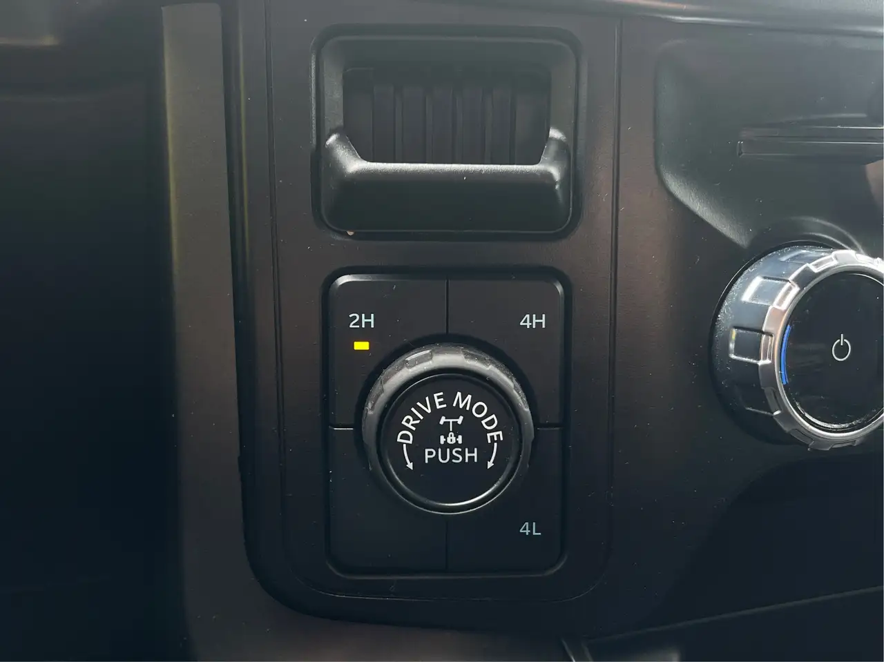 Ford F-150 - Image 27