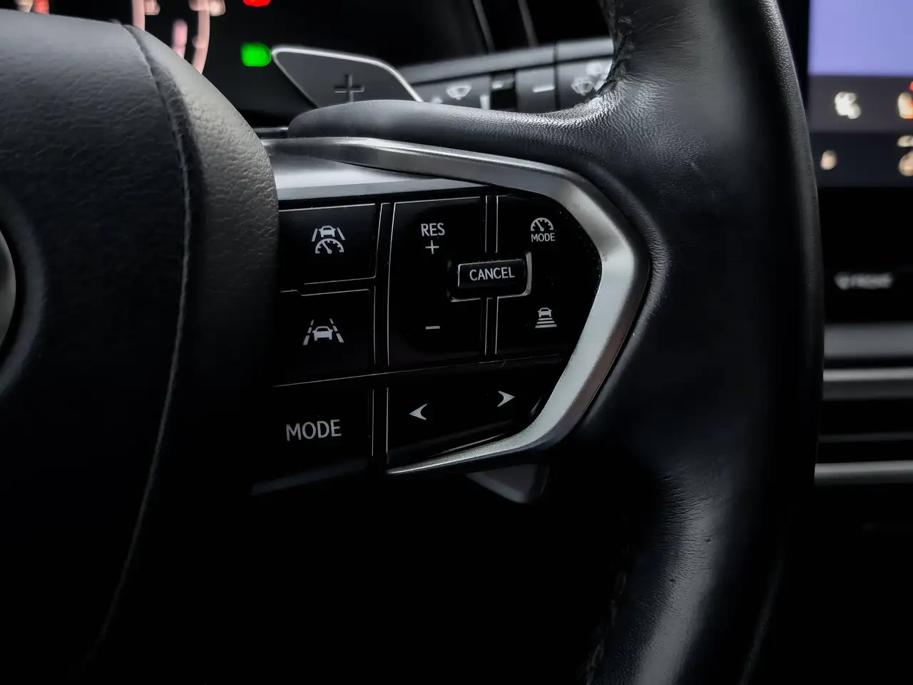 Lexus RX - Image 22