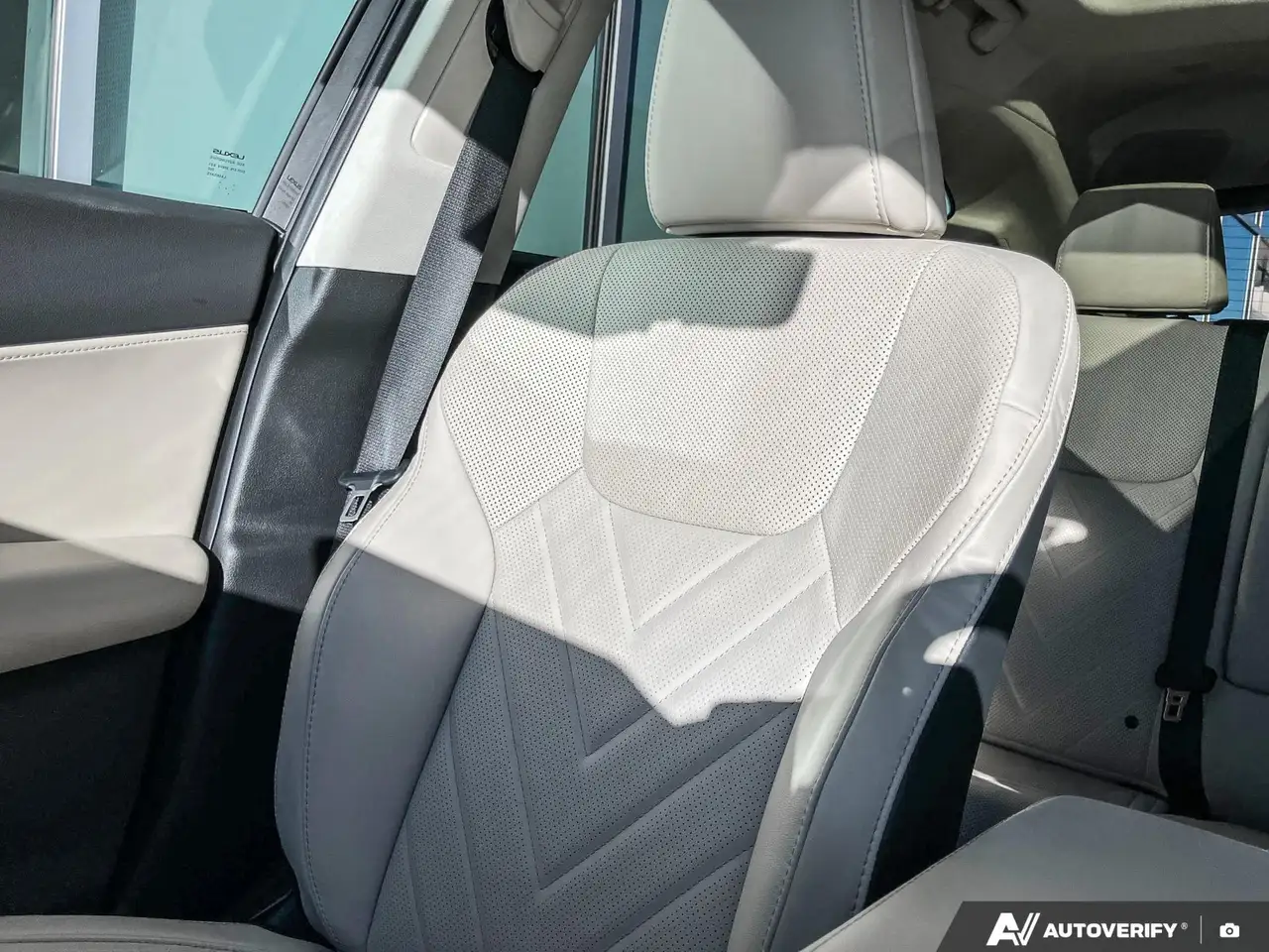 Lexus NX 350 - Image 21