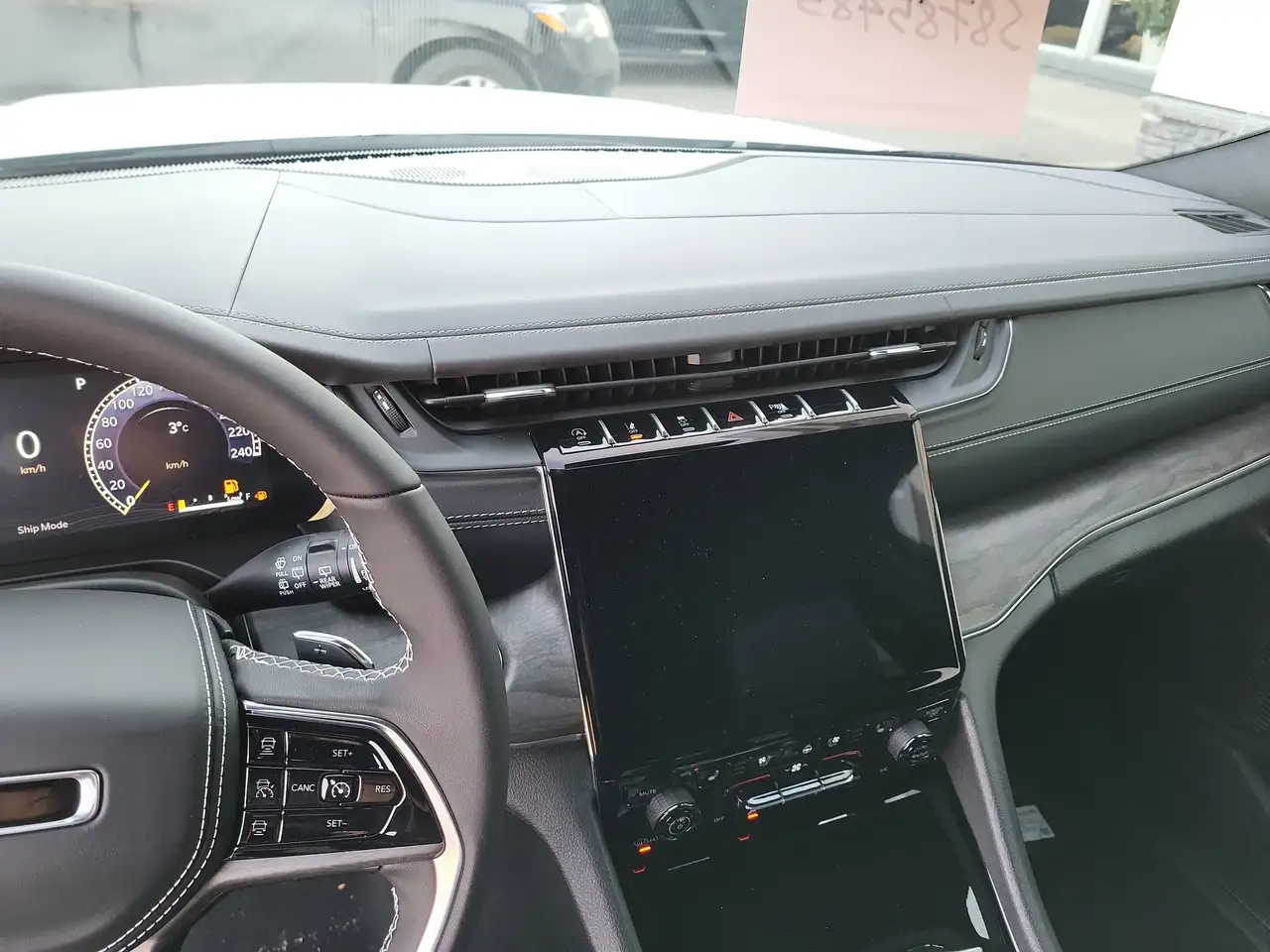 Jeep Grand Cherokee - Image 15