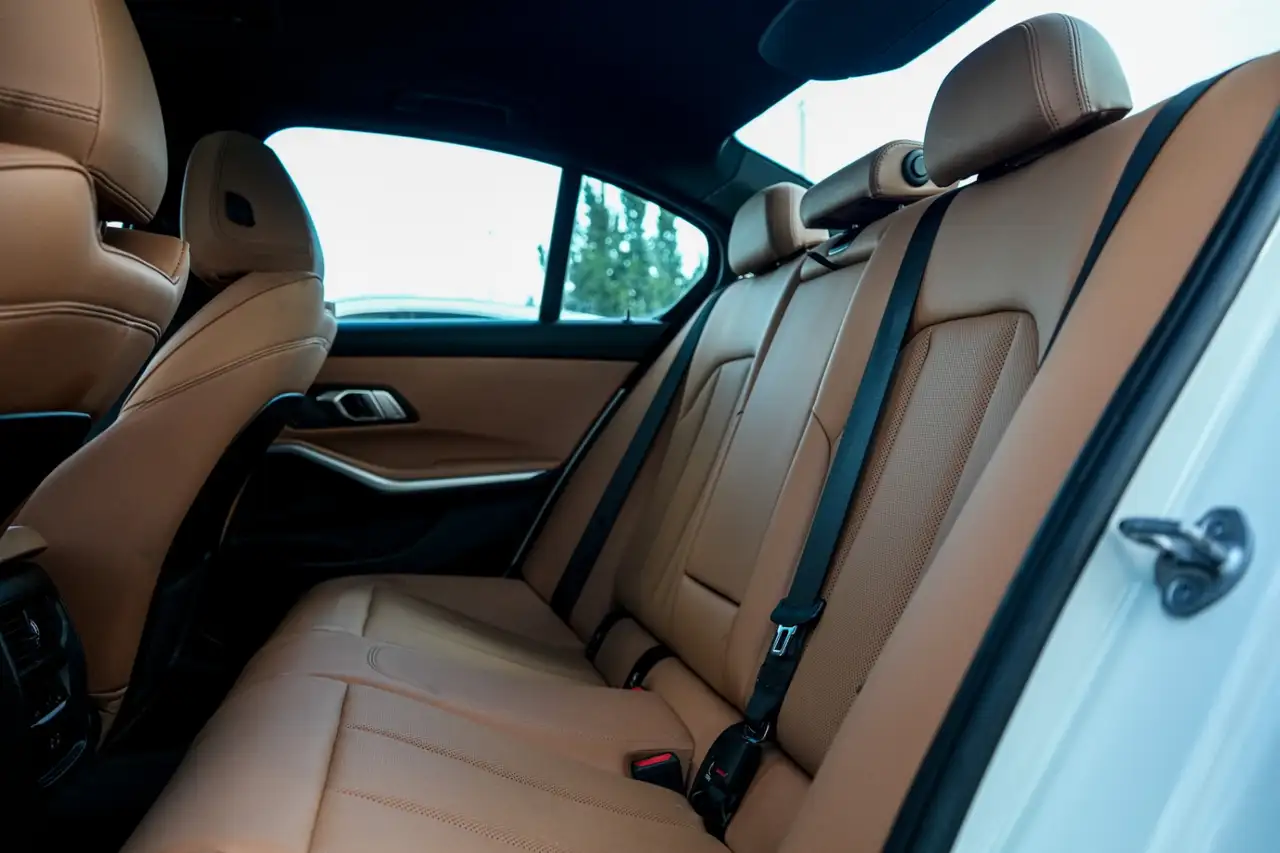 BMW 3 Series - Image 15