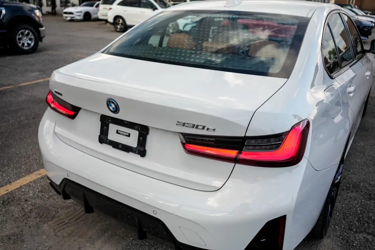 BMW 3 Series - Image 3