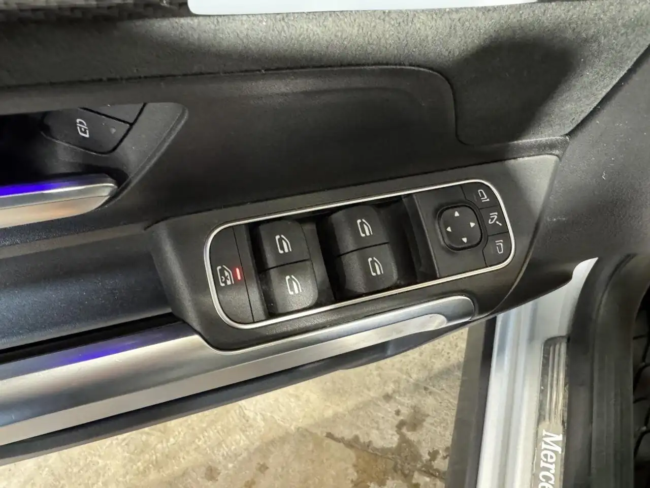Mercedes-Benz GLB - Image 18