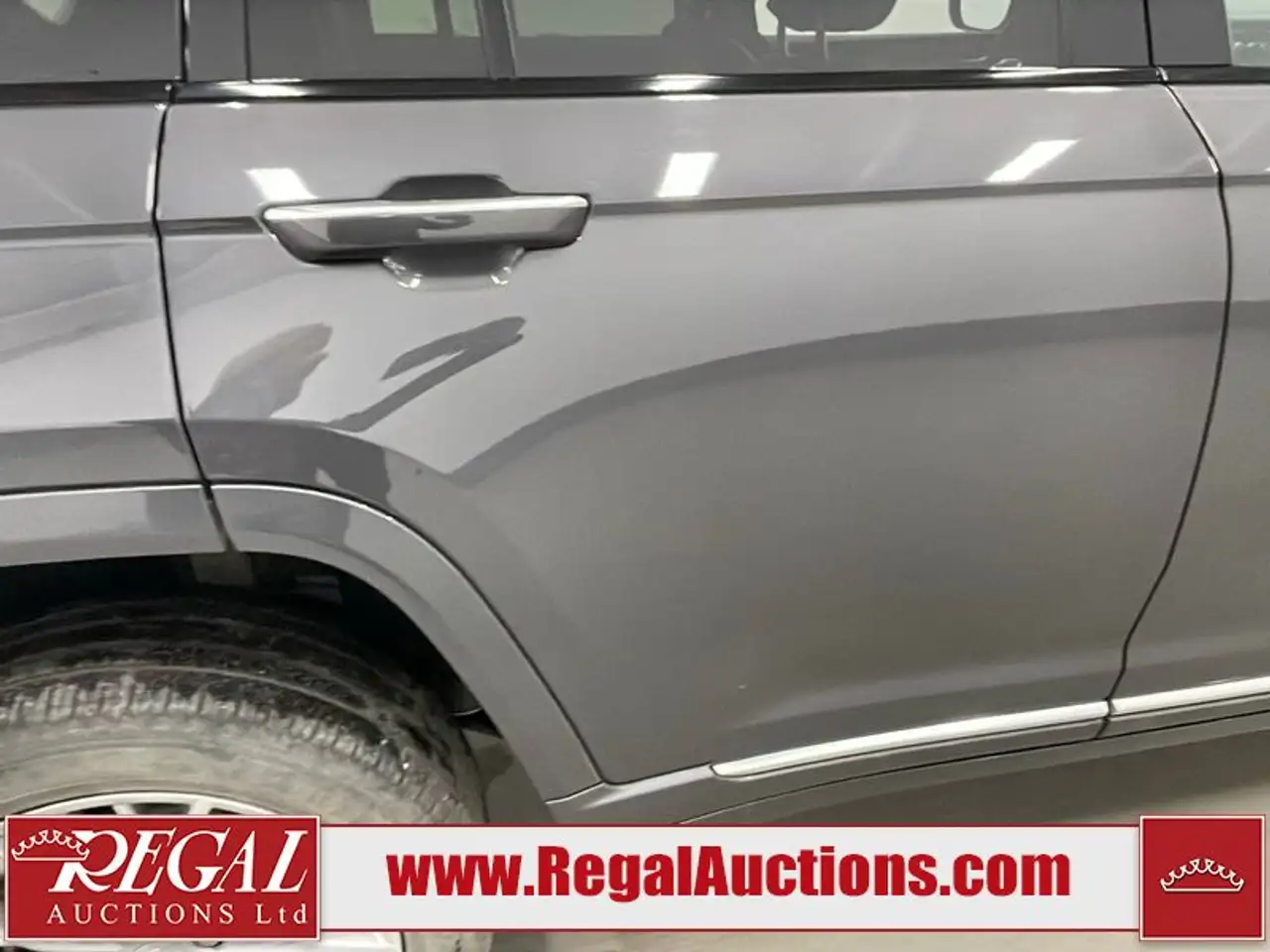 Jeep Grand Cherokee - Image 30