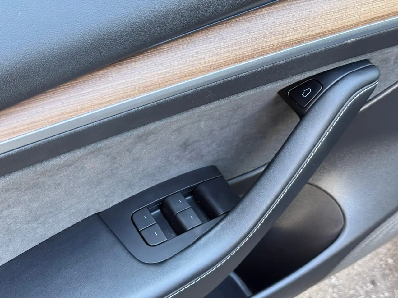 Tesla Model 3 - Image 11