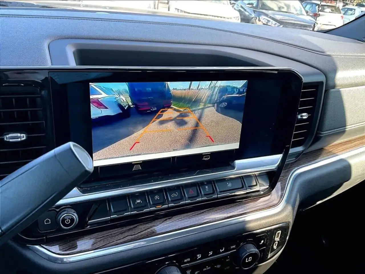 Chevrolet Silverado 1500 - Image 21