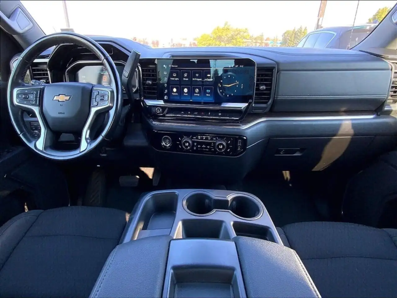 Chevrolet Silverado 1500 - Image 15