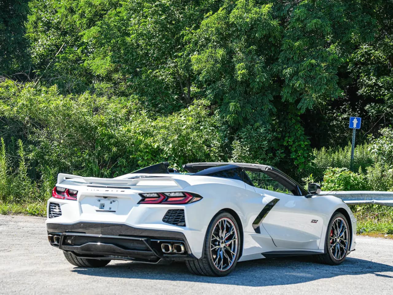 Chevrolet Corvette - Image 10