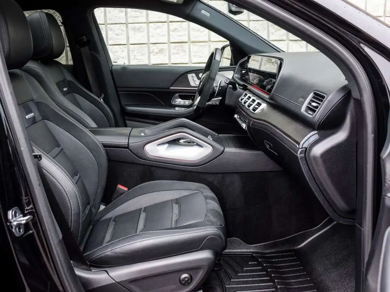 Mercedes-Benz GLE - Image 16
