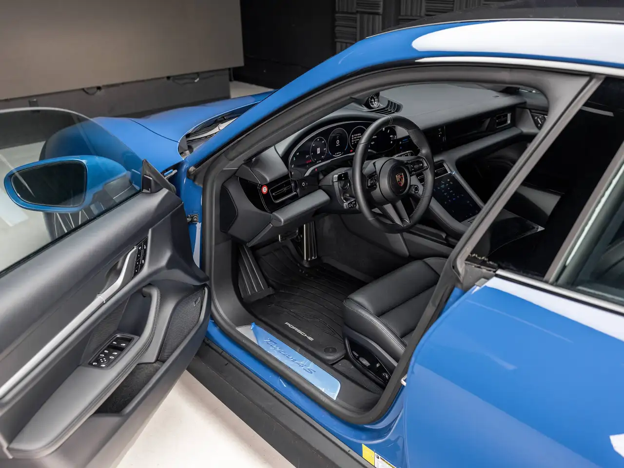 Porsche Taycan - Image 9