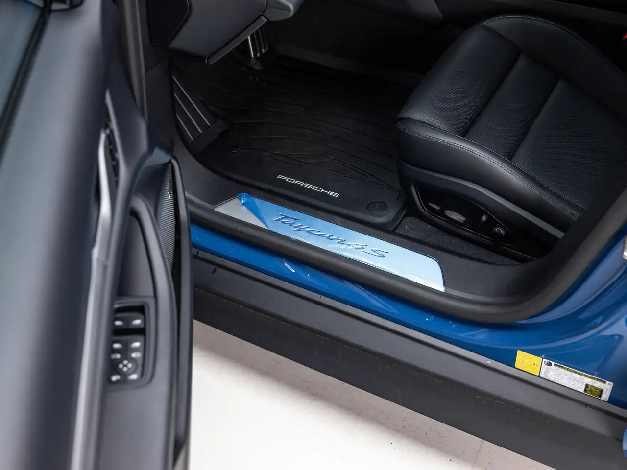 Porsche Taycan - Image 21