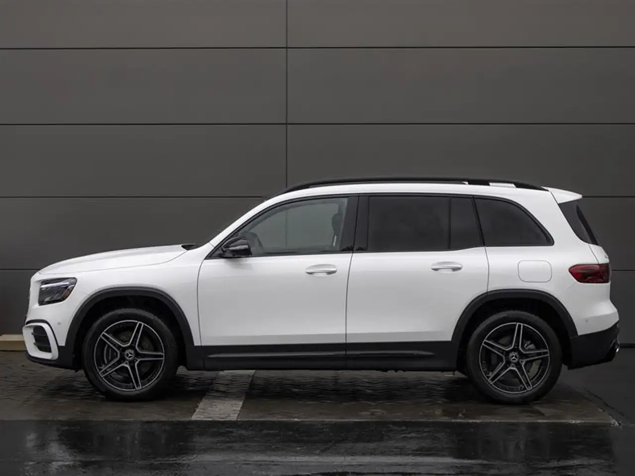 Mercedes-Benz GLB - Image 4