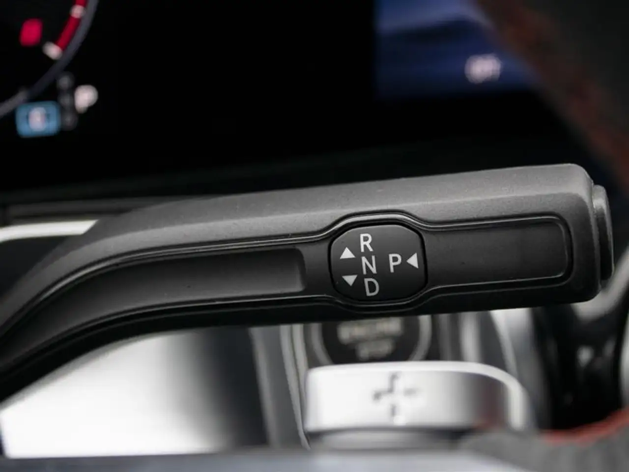 Mercedes-Benz GLB - Image 12
