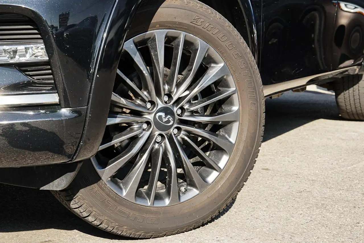 Infiniti QX80 - Image 5
