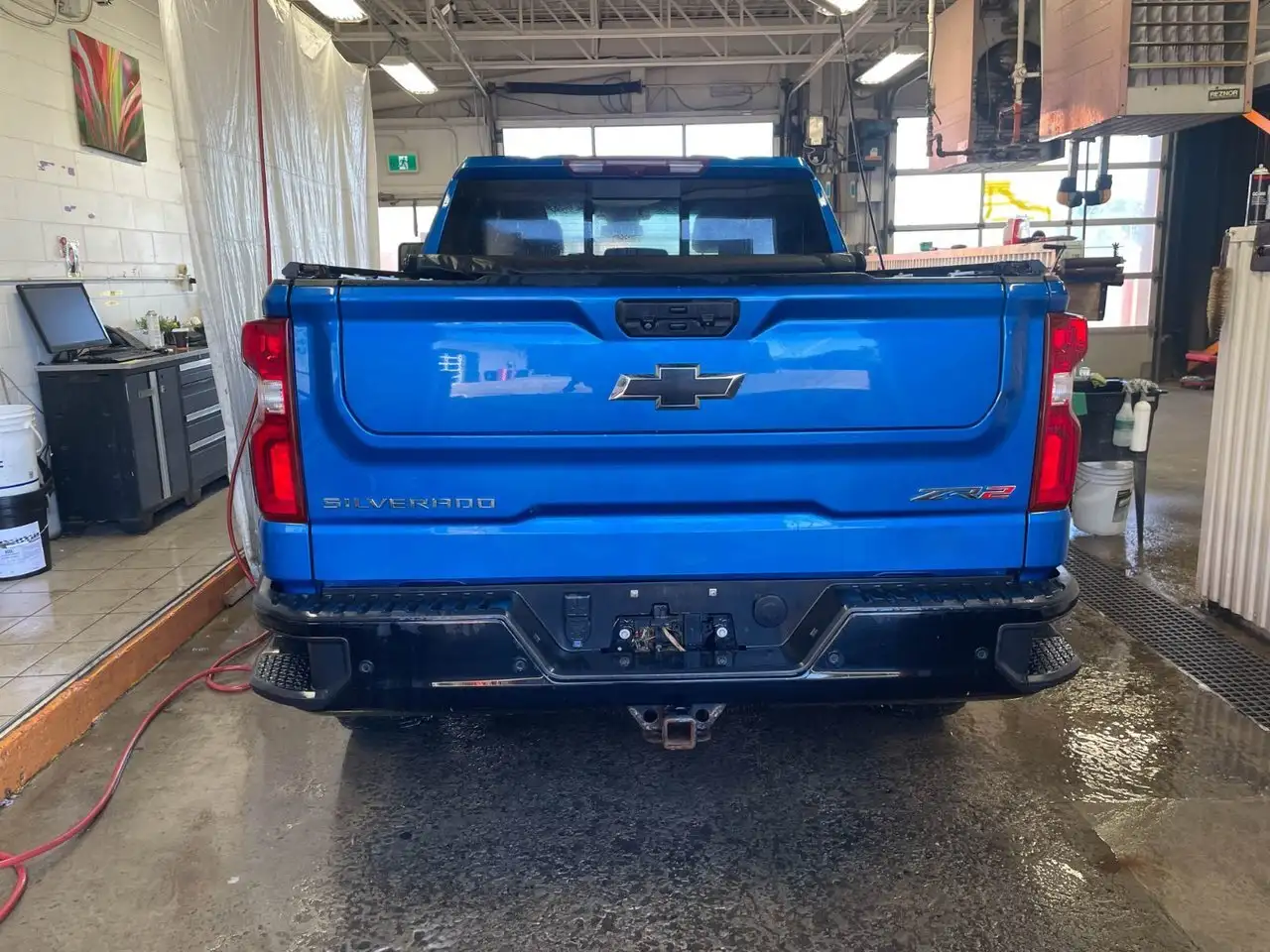 Chevrolet Silverado 1500 - Image 8