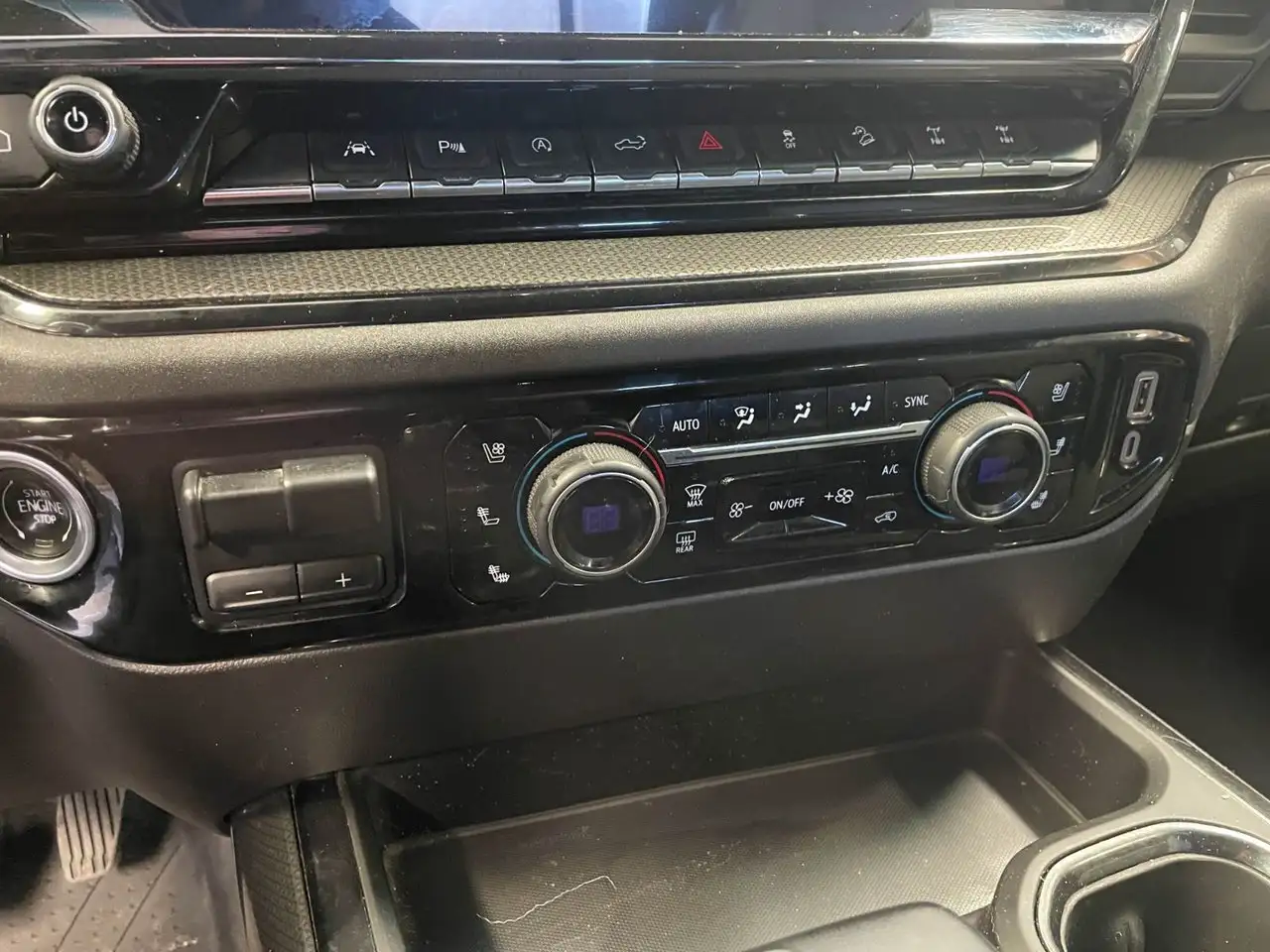 Chevrolet Silverado 1500 - Image 13