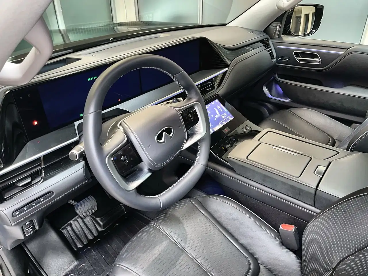 Infiniti QX80 - Image 19